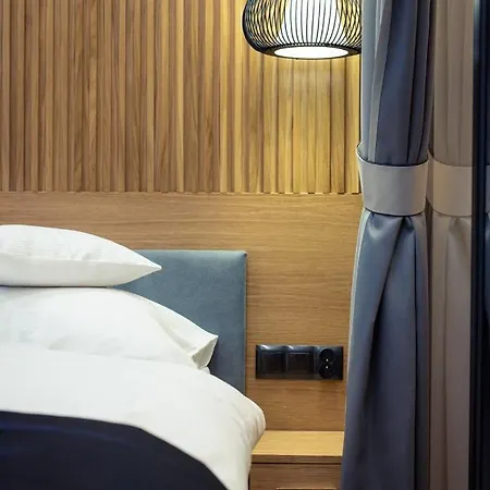 Jagiellońska Hotel apartamentowy 4*